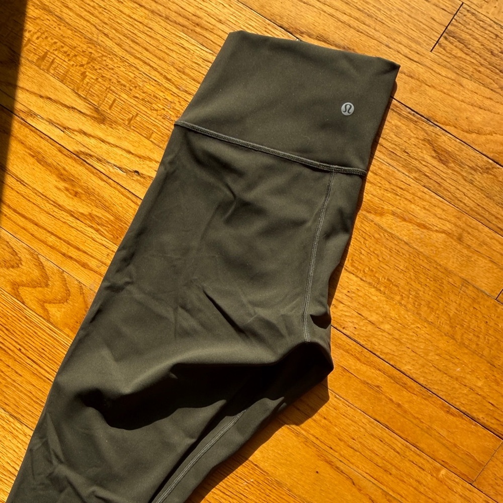 lululemon athletica Olive Cropped Leggings - Picture 6 of 6